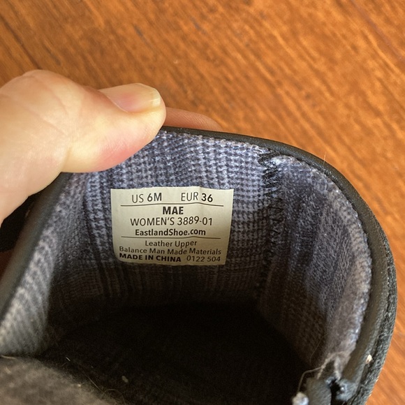 Like new Eastland clogs sz 6 - Picture 6 of 6